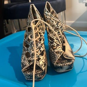 Mia shoes 9.5 womens